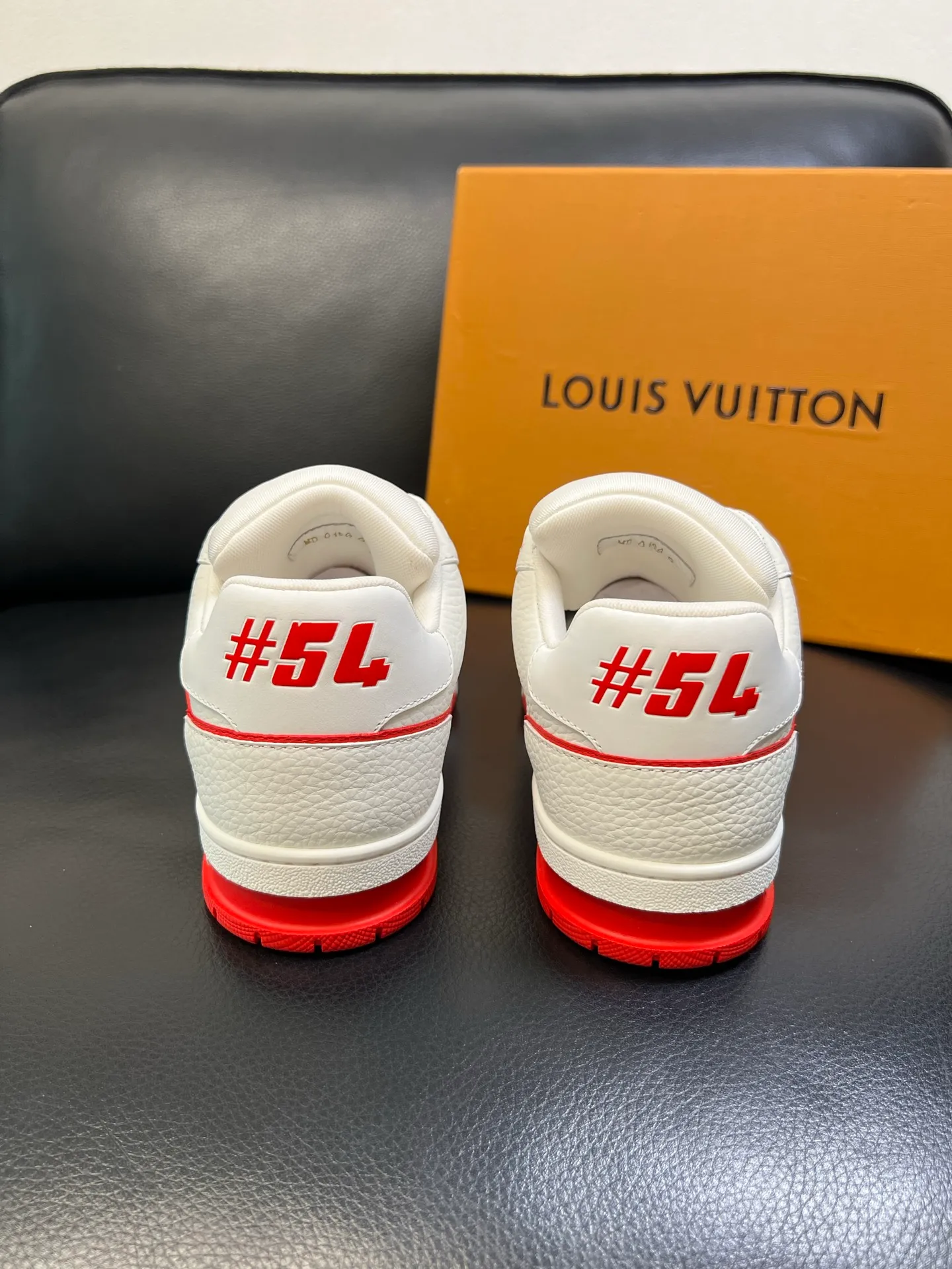 Men's shoes 💰900 Lv top purchasing agent Louis Vuitton, sports sneakers counter synchronization, uppers imported from Italy, high-quality splicing colorful complex crafts, imported mesh pads are soft and comfortable, soles: original soles specially provided by the original factory, T men's shoes 💰U exclusive movable molded soles super comfortable, original factory and single goods, high quality, welcome to compare, code number 39-44 (customized 38 45)